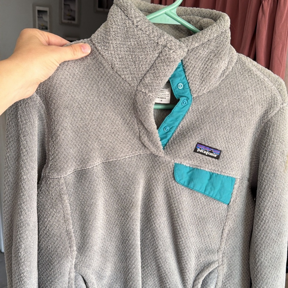 Patagonia Gray Fleece with Teal Details
